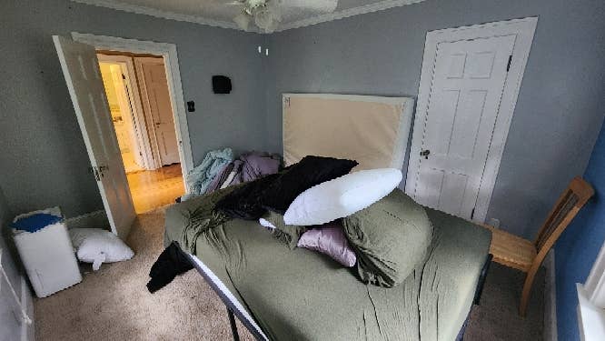 Room available near Millikin