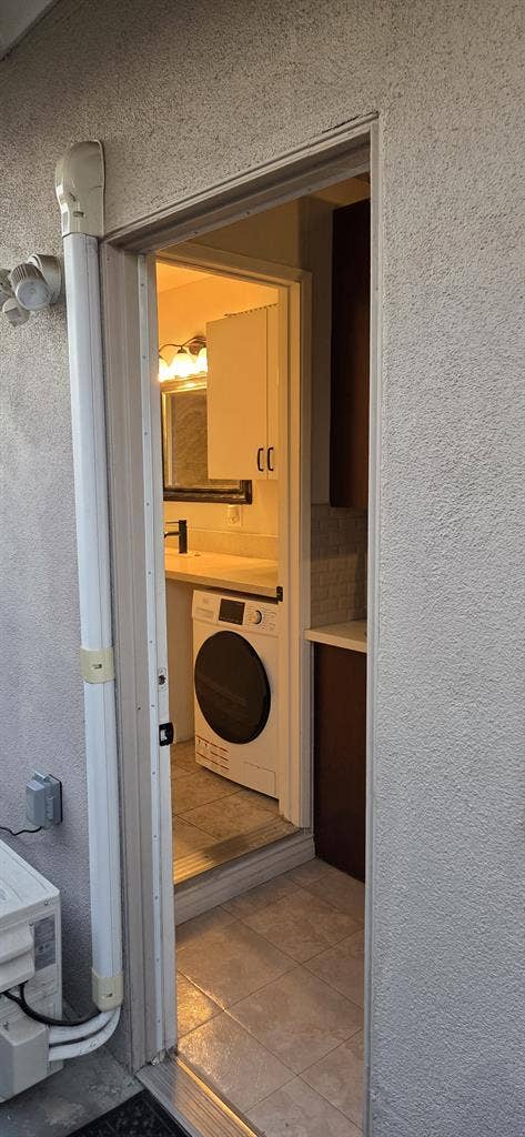 Private Studio near CSUSM