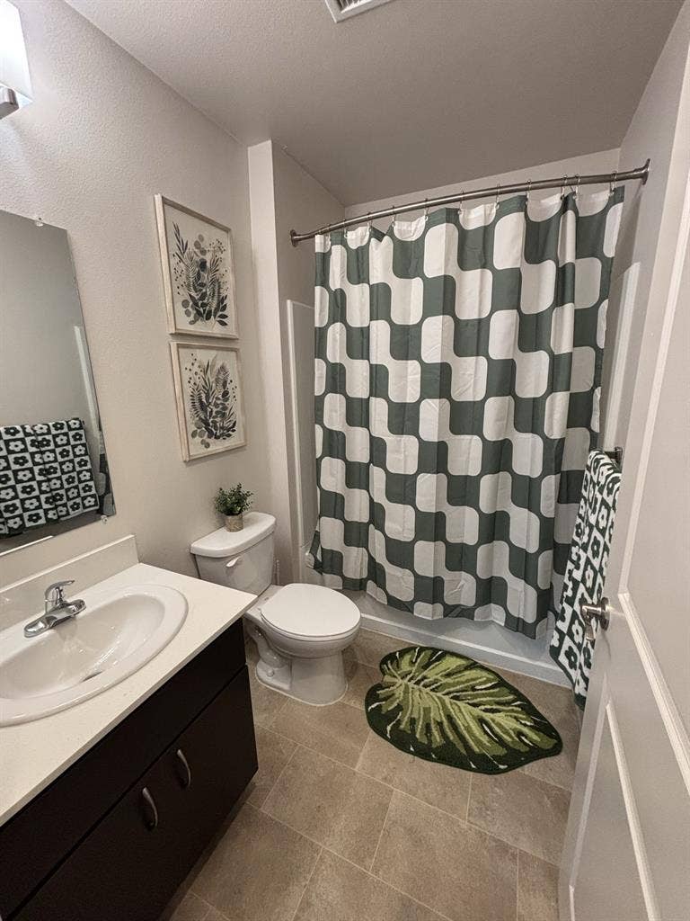$888 Private Room + Bath