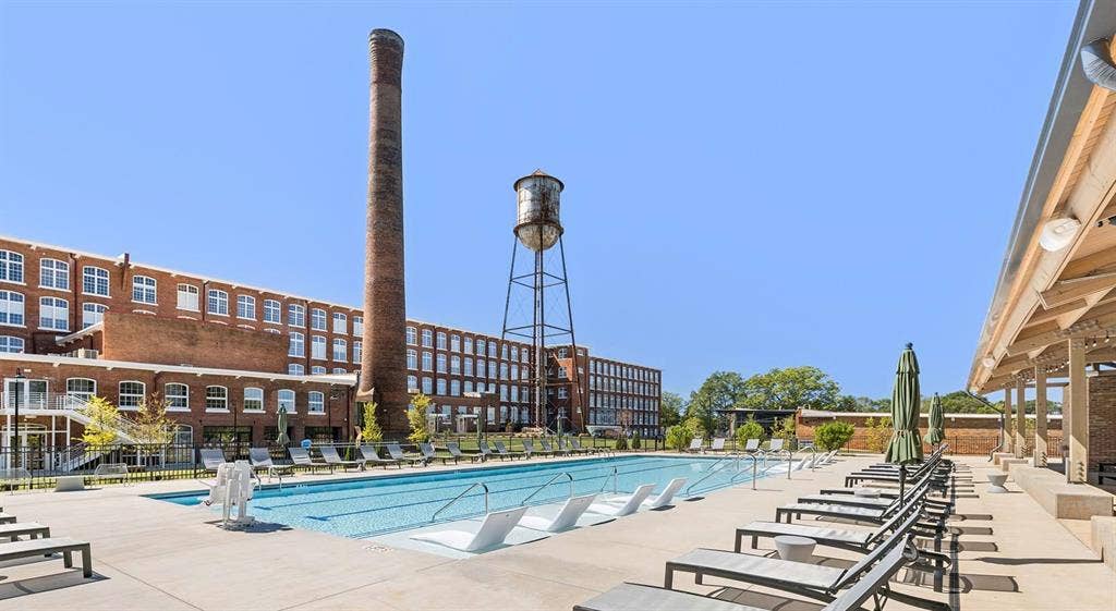 Lease Takeover – at Woodside Lofts