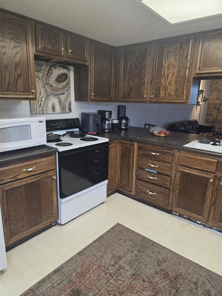Very large room with walk in closet