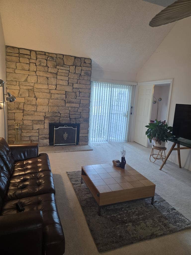 Very large room with walk in closet