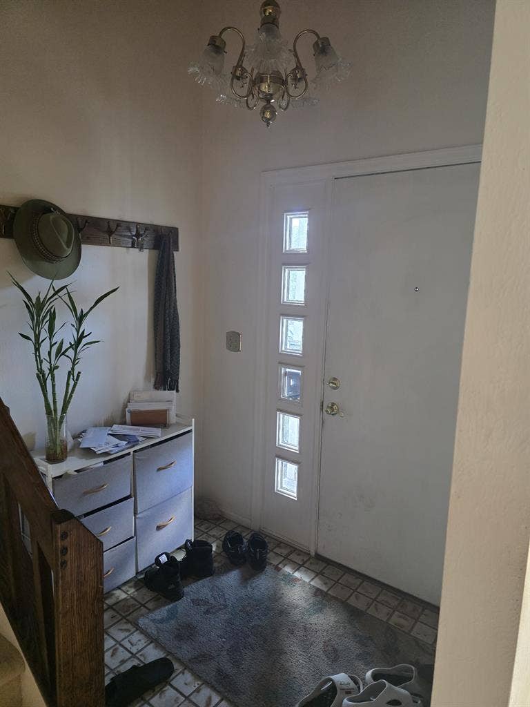 Very large room with walk in closet