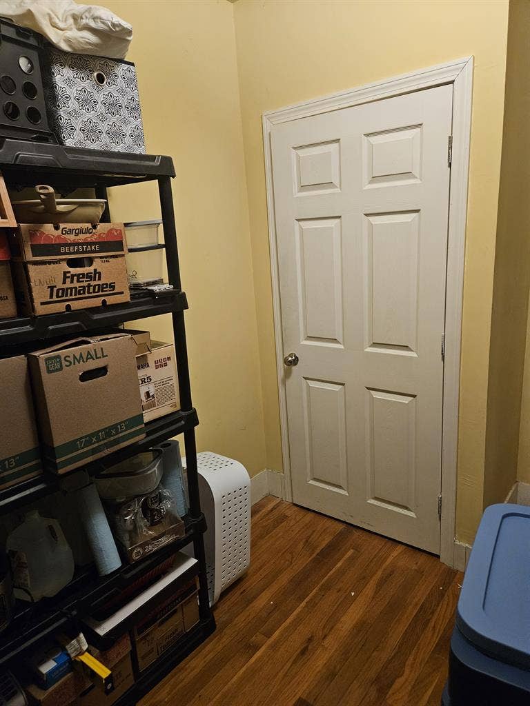 Room, west side of Manchester Nh