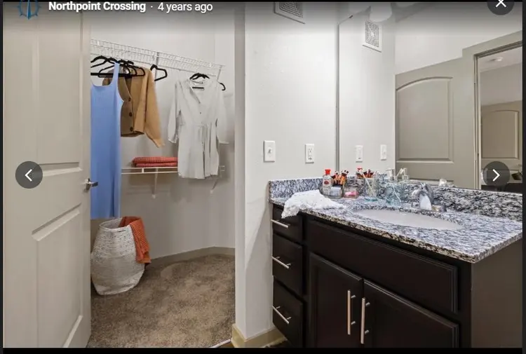 100 DOLLARS OFF of 1st month's rent