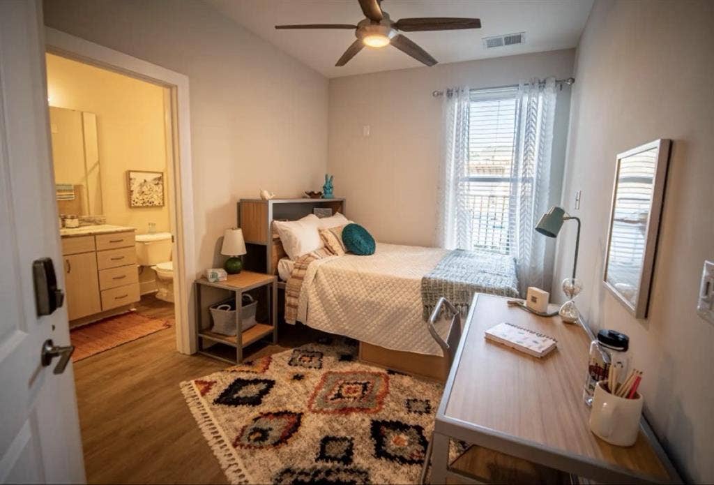 Offering a sublease at The Pier 544