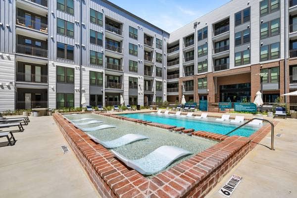 Lease takeover - 1bd/1bth Heights