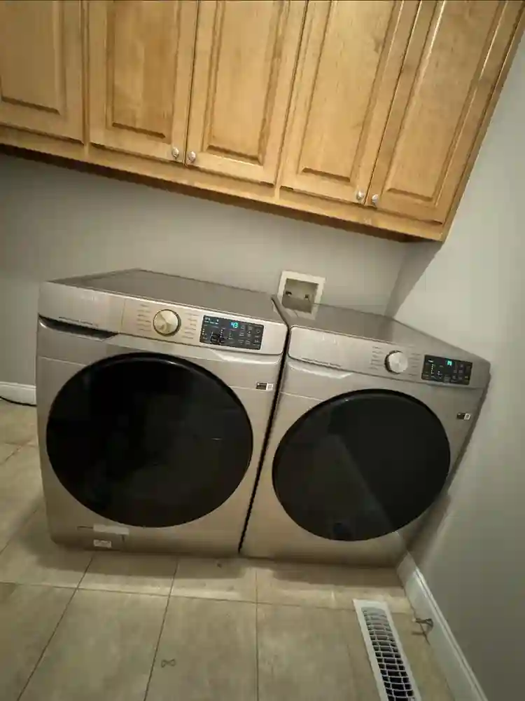 Private Room/Bath in Buford