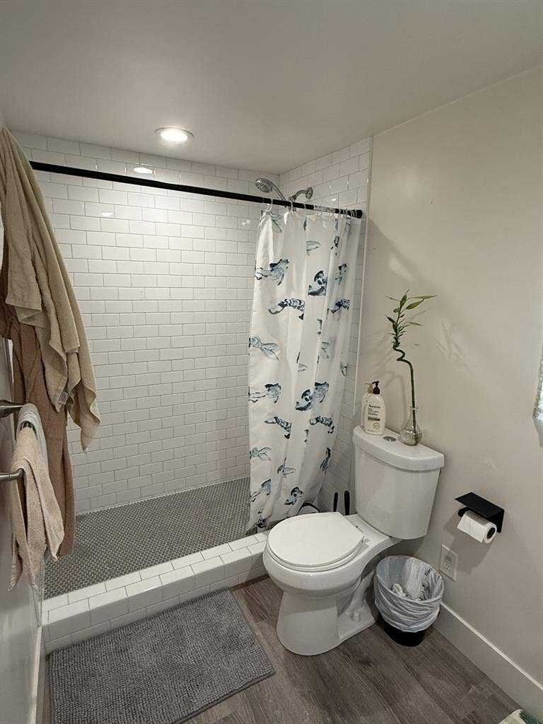 Room w/ Bath in Cute SP House!