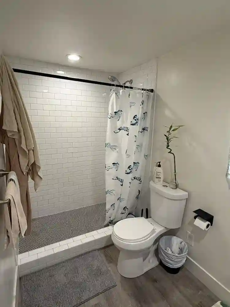 Room w/ Bath in Cute SP House!