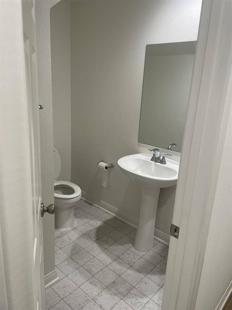 Private room and bath- 1st floor