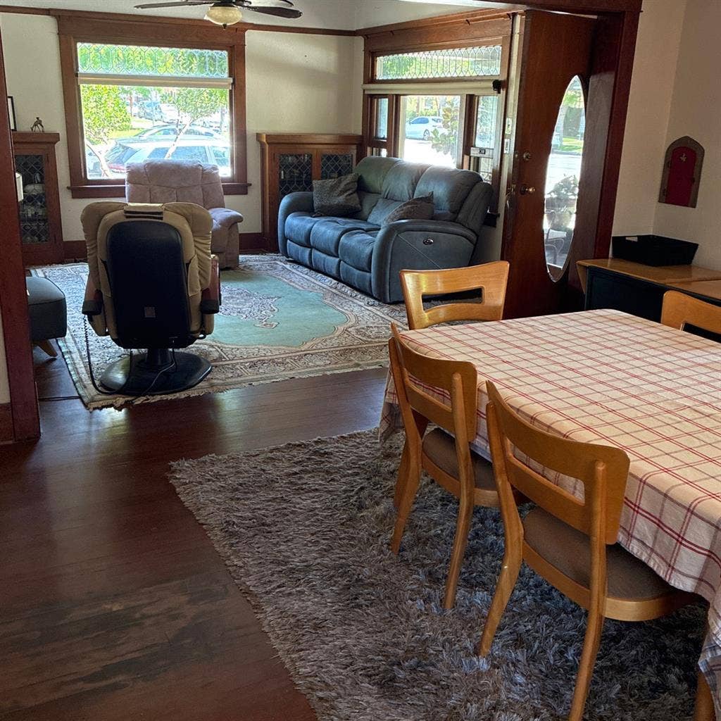 Bedroom for rent in Old Town Orange