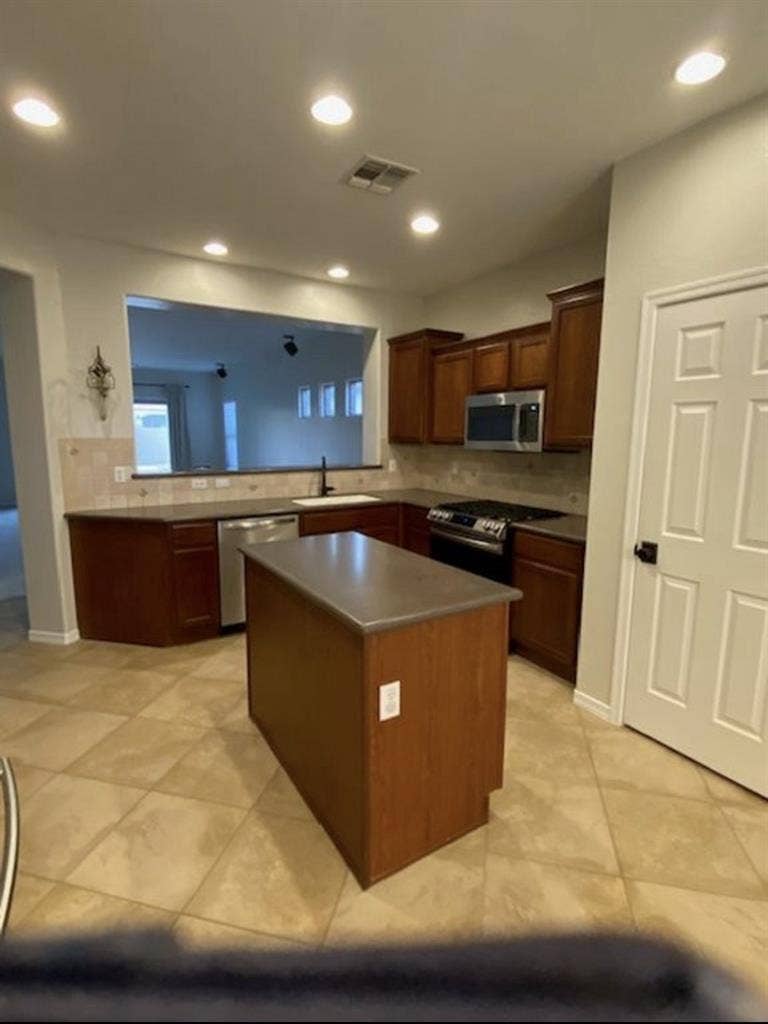 Christian Roommate Needed