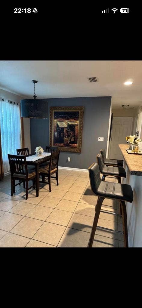 Beautiful 3bd/3bth home w/parking
