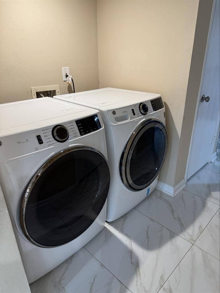 A furnished room ready for rent