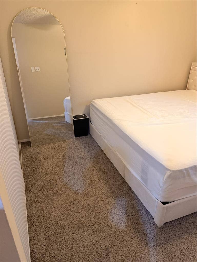 A furnished room ready for rent