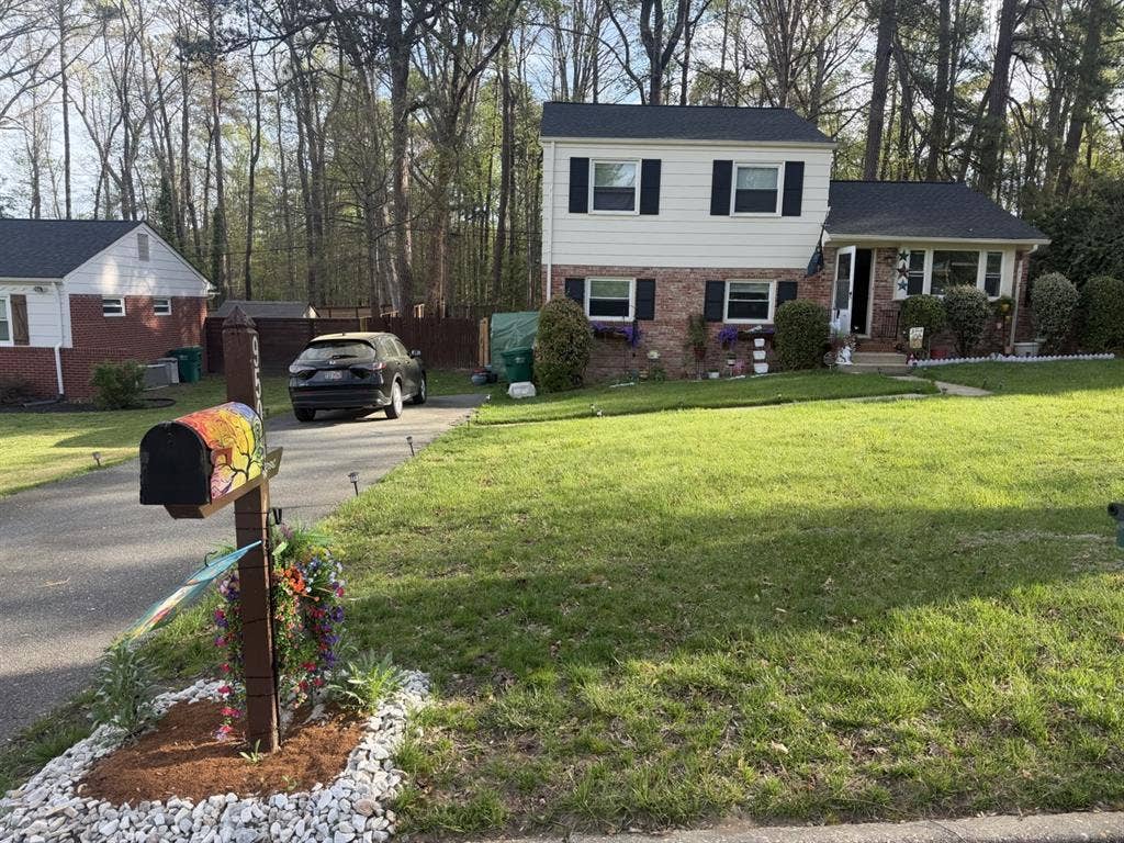 Room Available Now! Utilities Inc’d