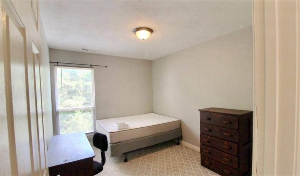 Looking for someone to sublease.