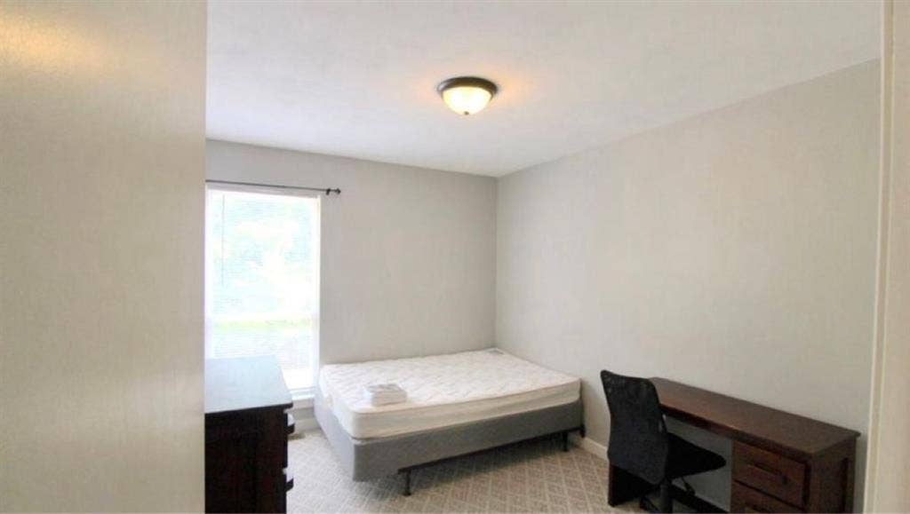 Looking for someone to sublease.