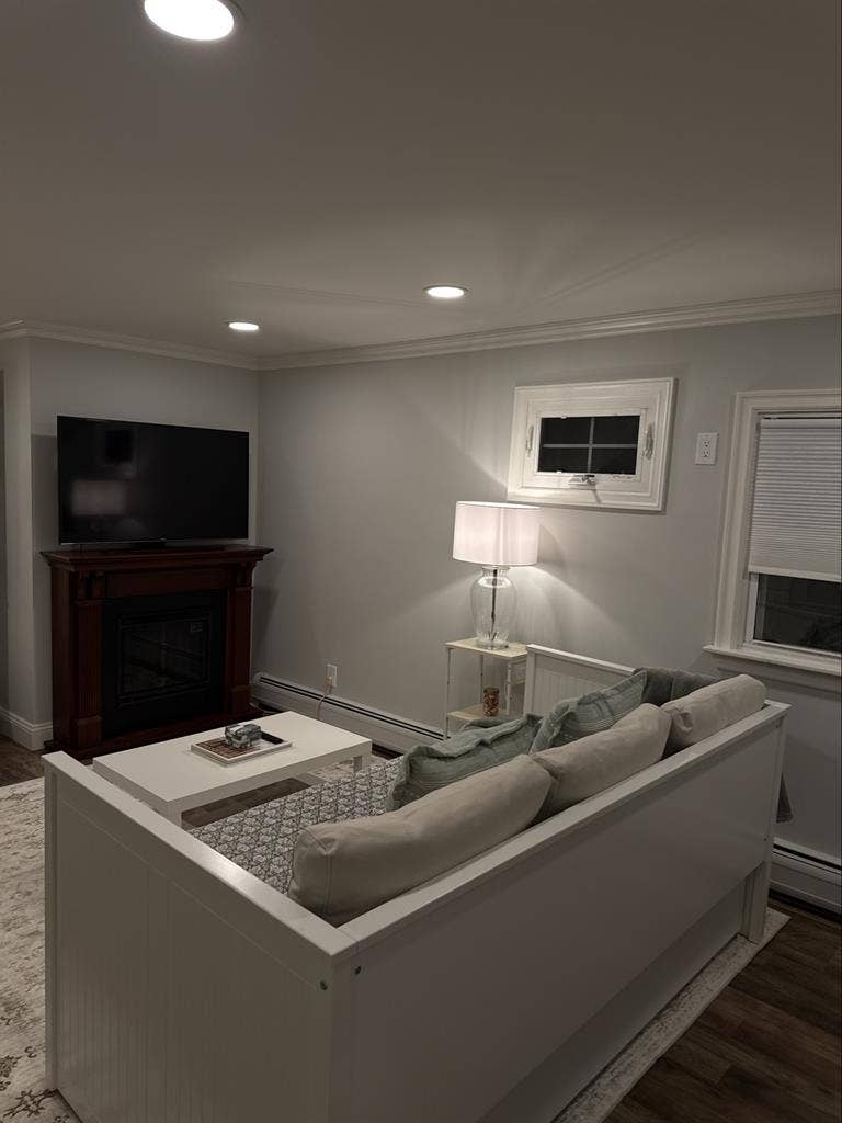Newly Renovated Private 2-Bedroom