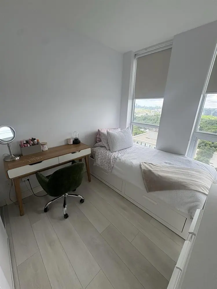 Modern Room in North York