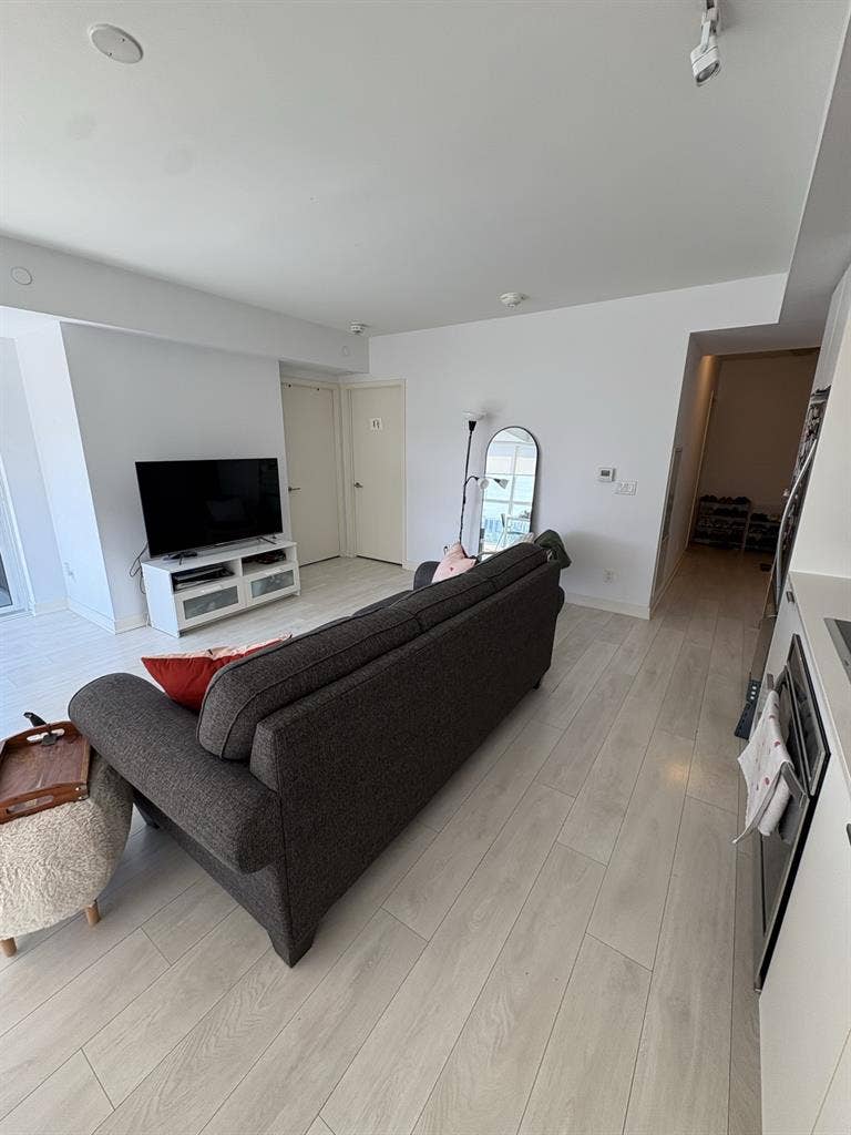 Modern Room in North York