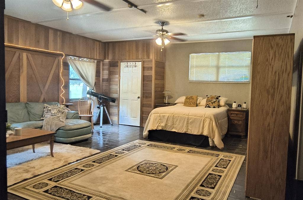 Studio apartment at horse ranch
