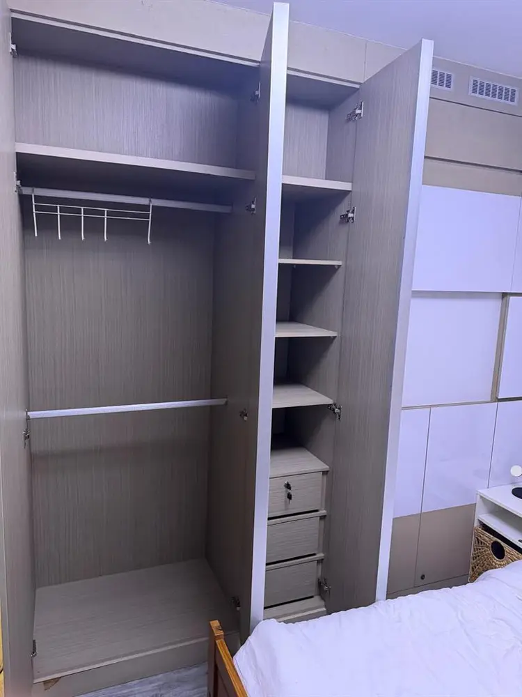 hdb flat common room for rent.