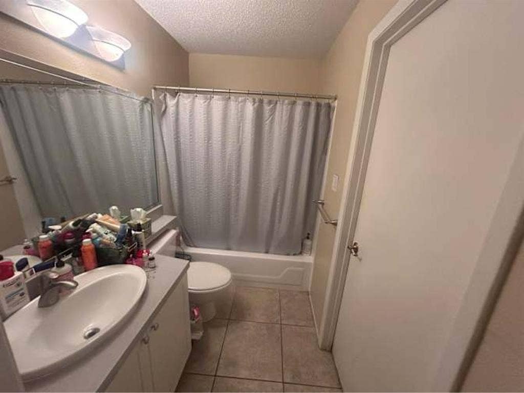 W Bradenton Bedroom + Private Bath