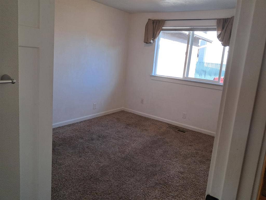 *Move in Special $200 OFF-Shared