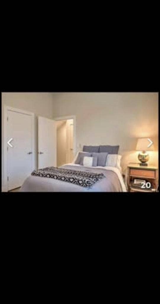 Rooms in Midtown; metro rail