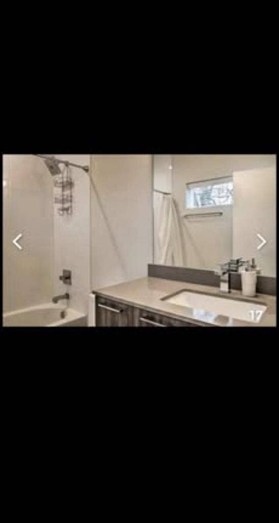 Rooms in Midtown; metro rail