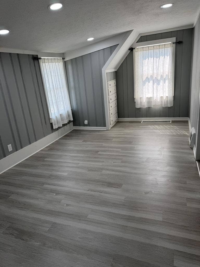 1 Bedroom Available Sept.1