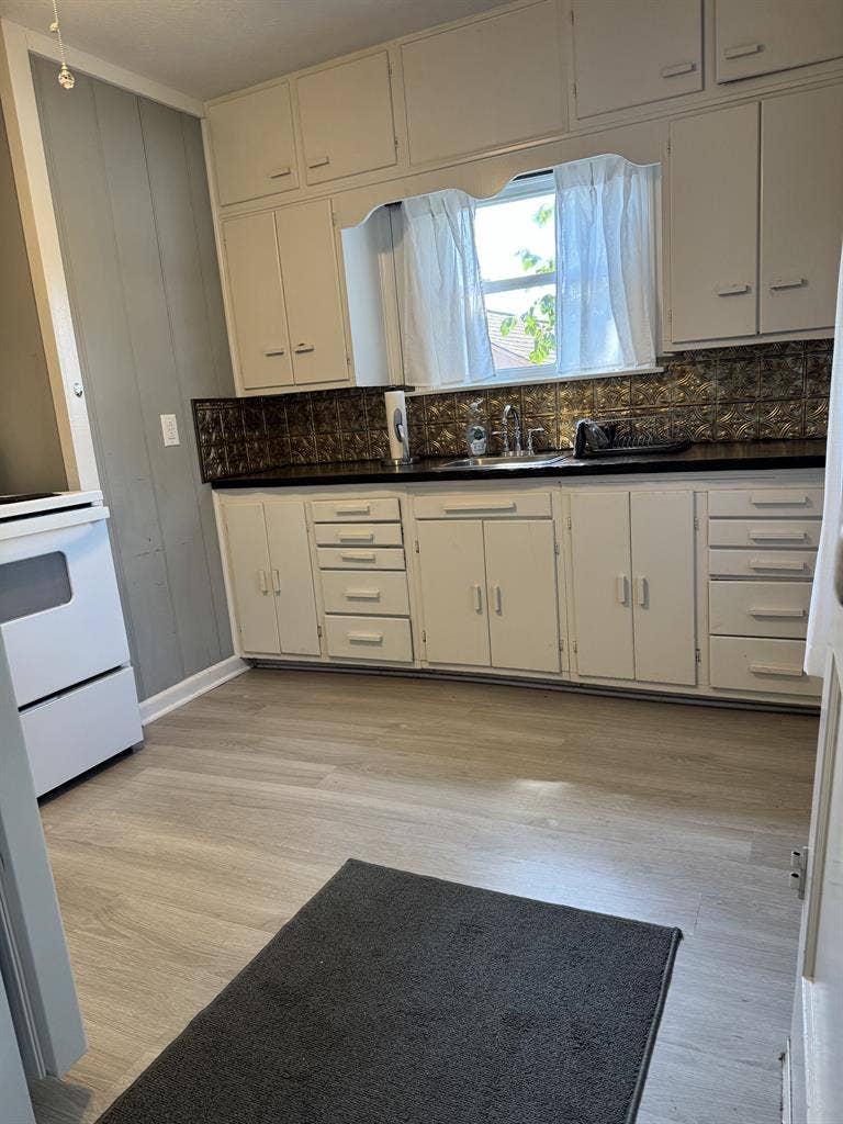 1 Bedroom Available Sept.1