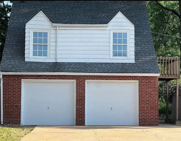 1 Bedroom Available Sept.1