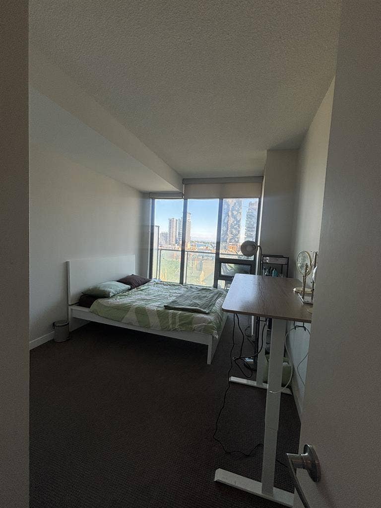 1 room in a 2 bed 1 bath condo