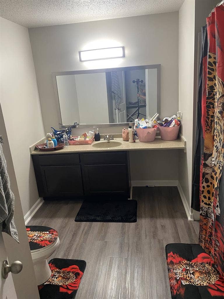 Private bathroom & Full-size Washer