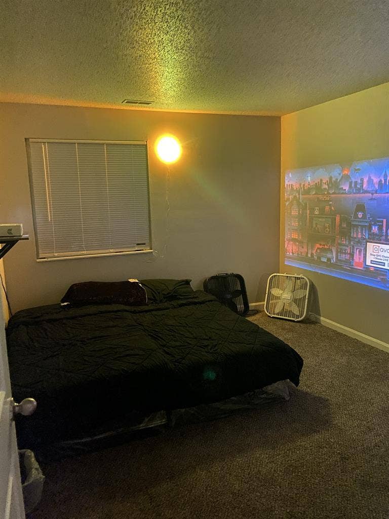 Private bathroom & Full-size Washer