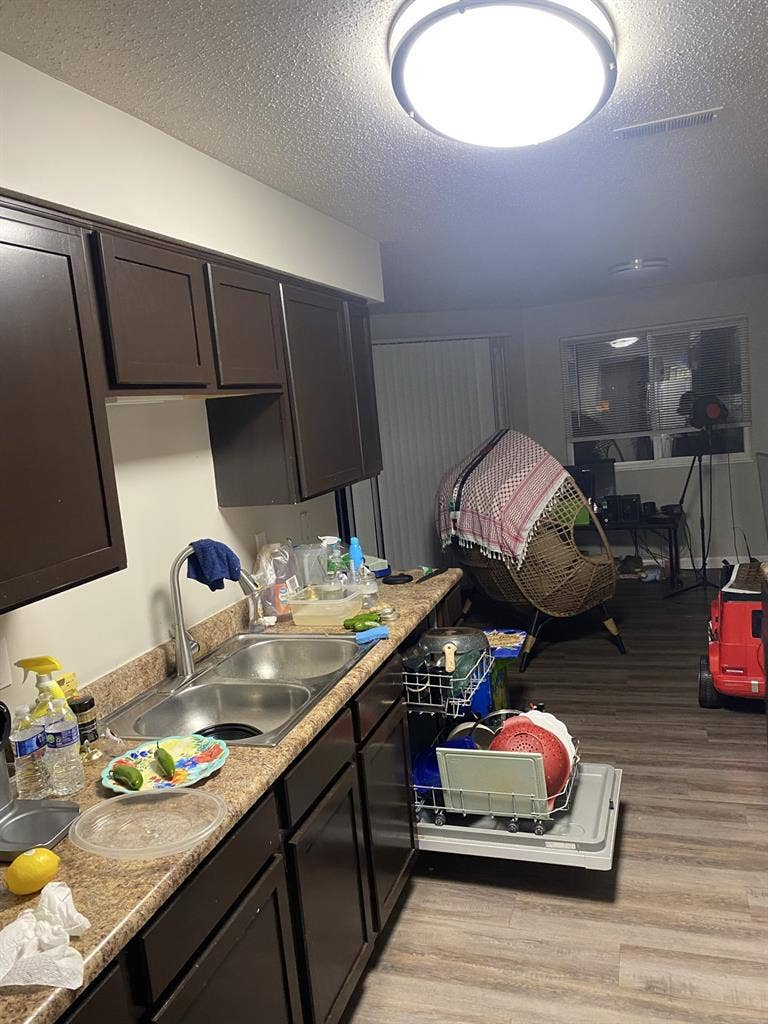 Private bathroom & Full-size Washer