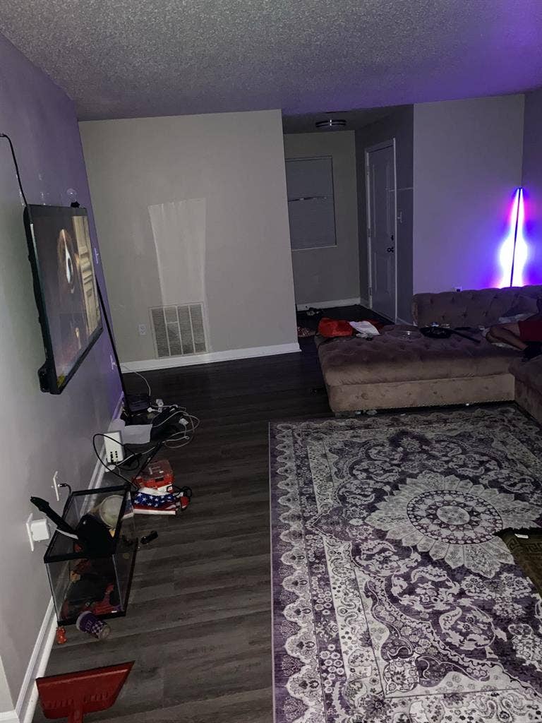 Private bathroom & Full-size Washer
