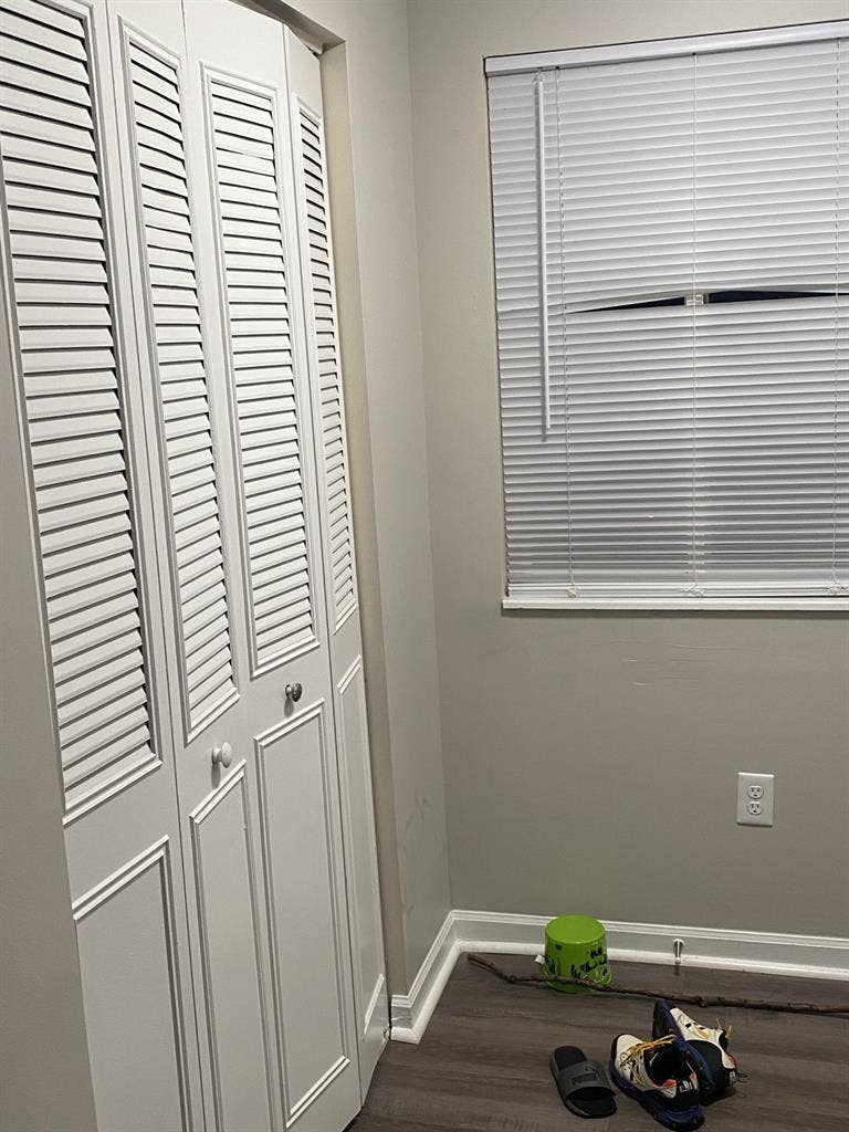Private bathroom & Full-size Washer