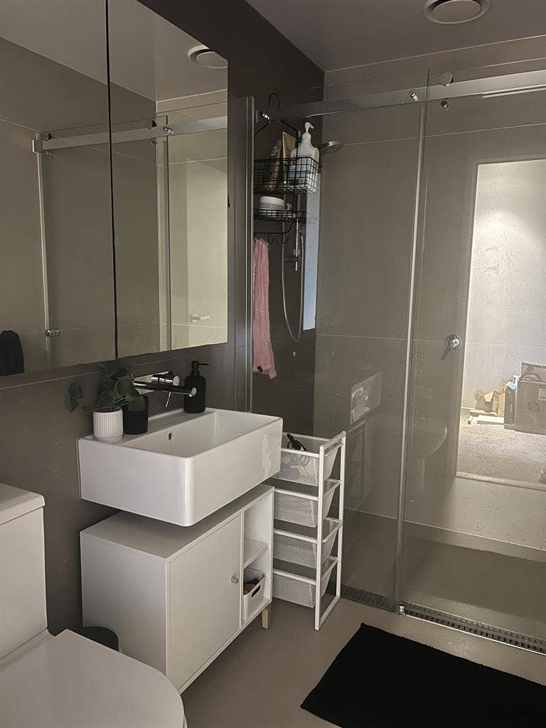 Private room and Shared bathroom