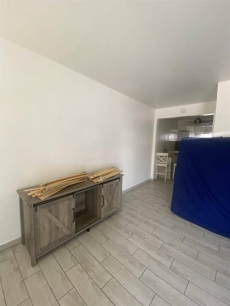 Female Roommate -South Beach Studio