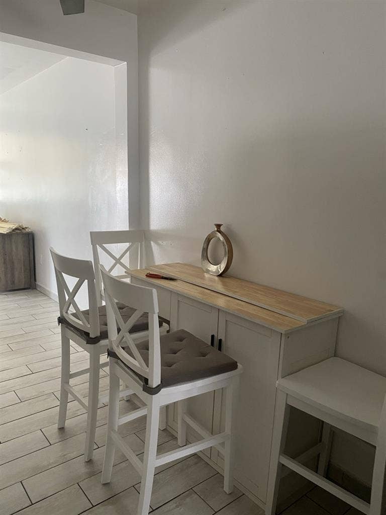 Female Roommate -South Beach Studio