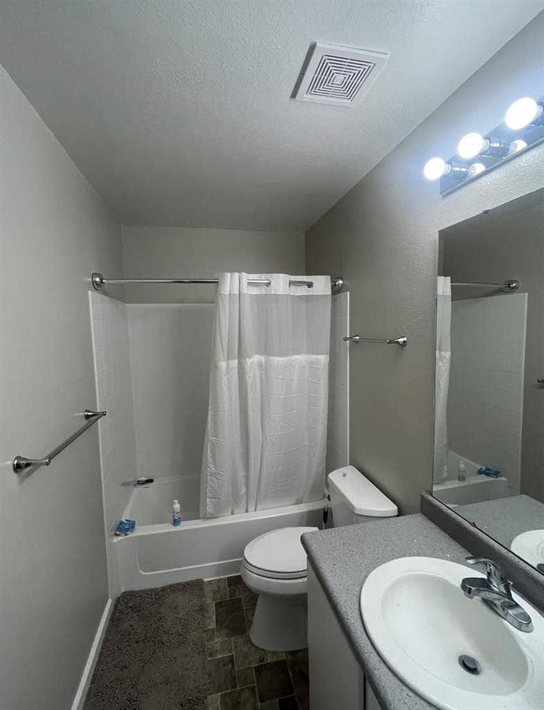 Roommate wanted near Vista/BSU