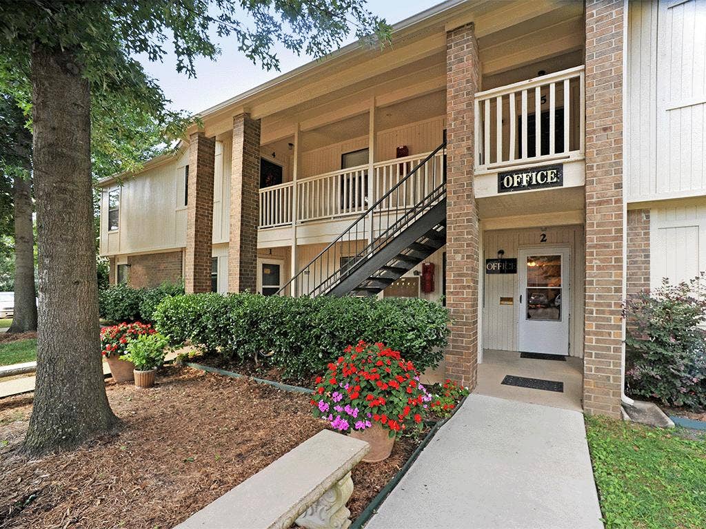 1BHK Apartment Available -Sublease