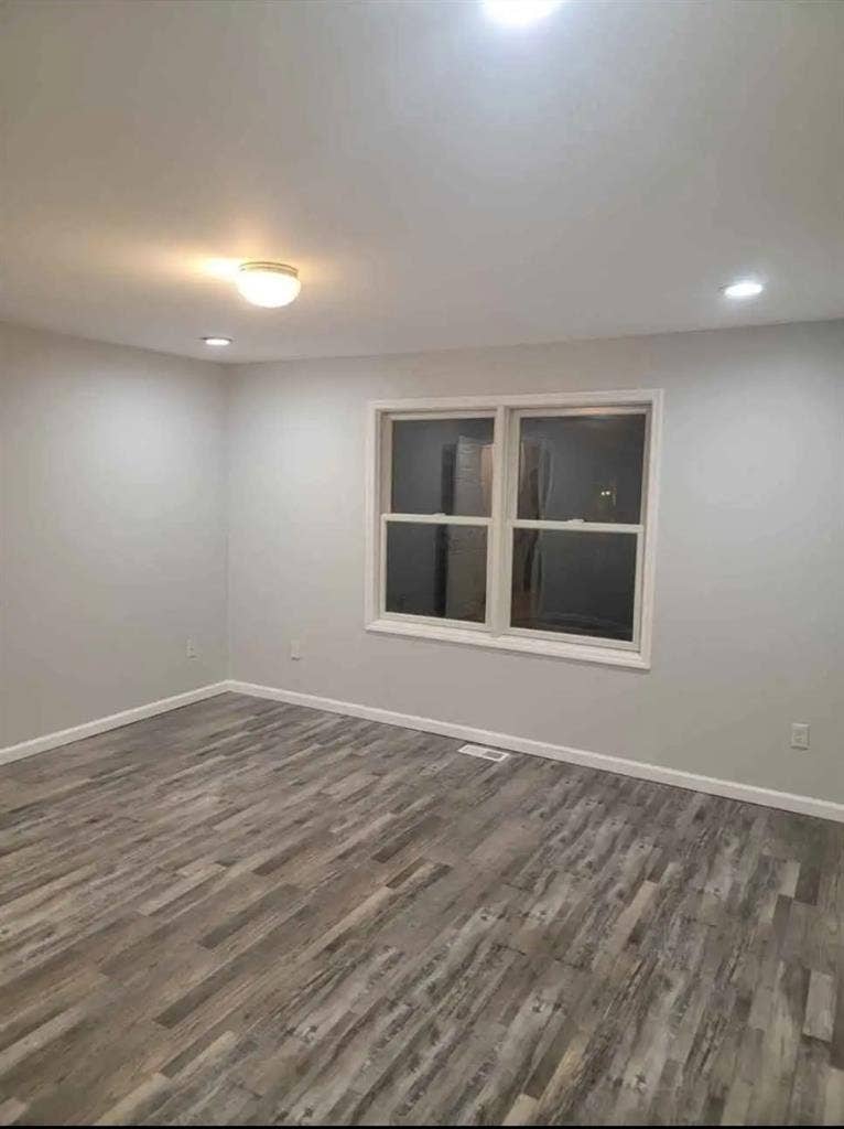 Large Private Bedroom for Rent