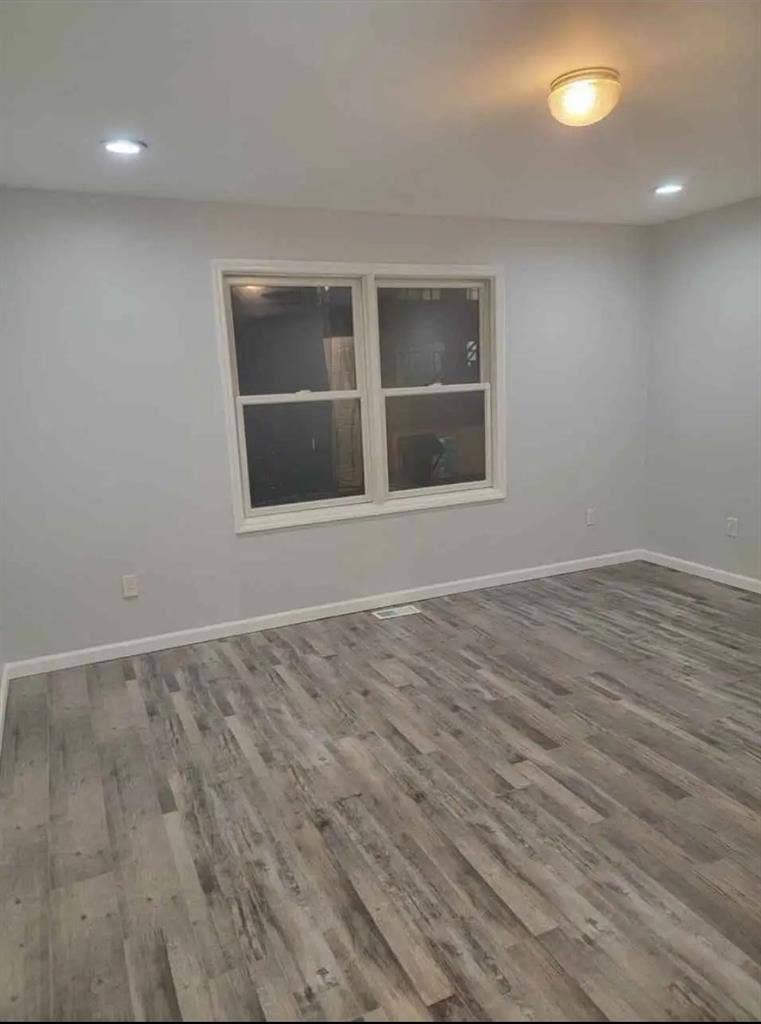 Large Private Bedroom for Rent