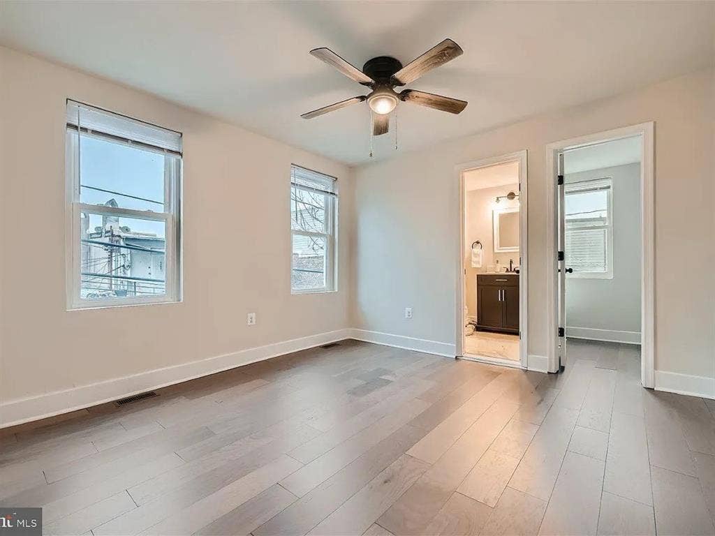 Large Bedroom Private Bath - Canton