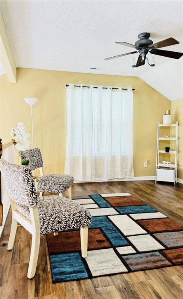 Cozy Shared Home in Quiet Neighbor!